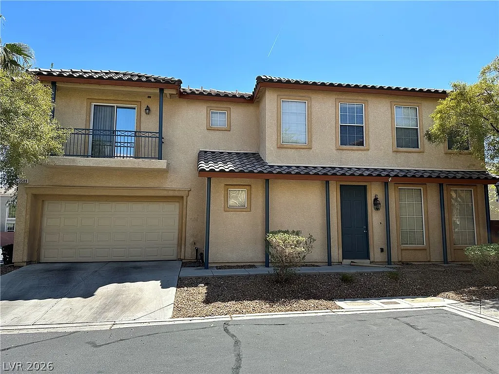 3 bed, 2.5 bath, 1981 sqft, $2,095 — Photo 2