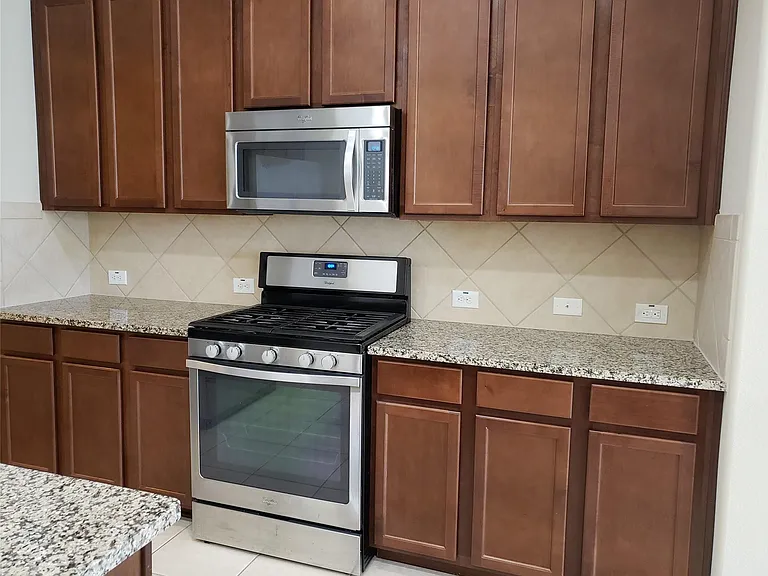 9515 Bosque Hills Ct — Photo 12