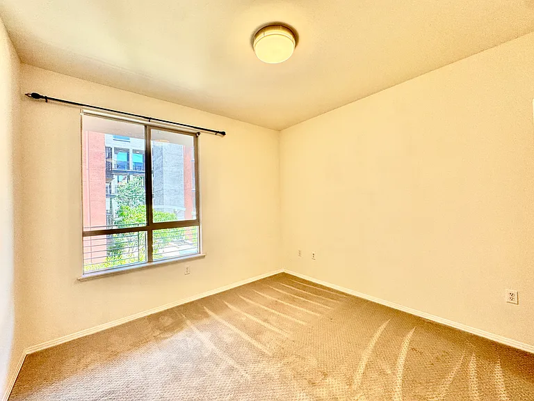 100 S Alameda St #261 — Photo 7