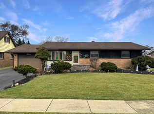 9112 Homestead Ln, Bridgeview, IL 60455