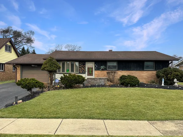 9112 Homestead Ln, Bridgeview, IL 60455