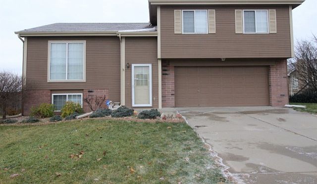 1st image of 10704 S 18th St