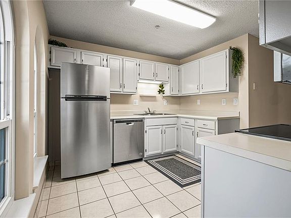 2nd image of 180 Fox Hollow Dr APT 108
