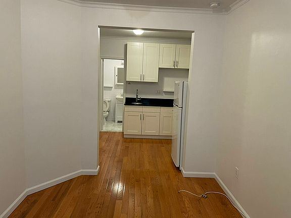 5th image of 14 W 29th St APT 306