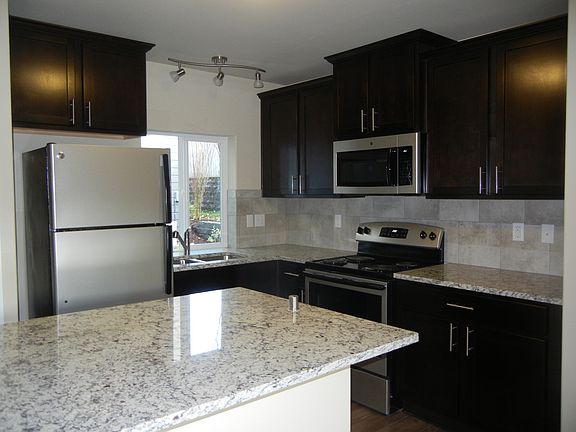 3rd image of 70 S Oregon Ave #1