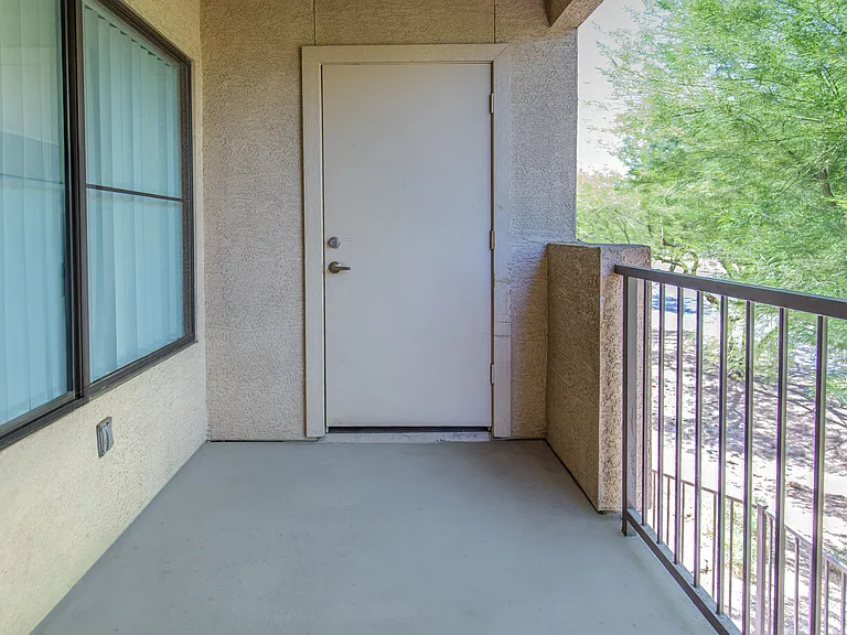 Indigo Pointe Apartments — Photo 31