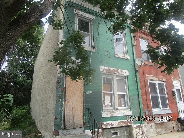2nd image of 2527 W Harold St