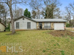 2803 Woodfield Dr, Rex, GA 30273