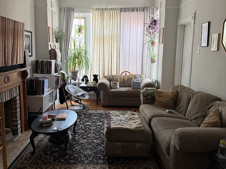 855 N Damen Ave #1 — Photo 7
