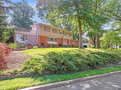 1 McCain Ct, Closter, NJ, 07624