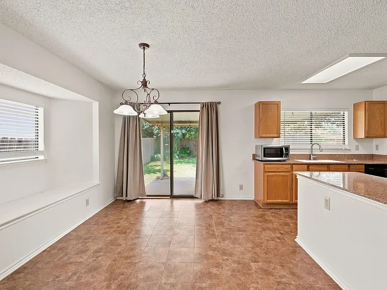 10411 Westfield Pl — Photo 8