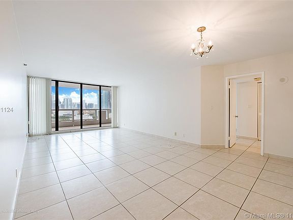 2nd image of 1717 N Bayshore Dr APT 2656