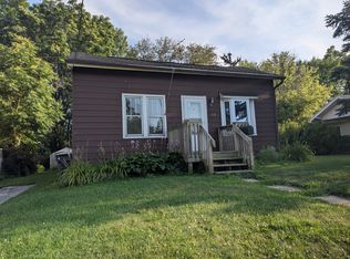 808 Wood St, Valparaiso, IN 46383