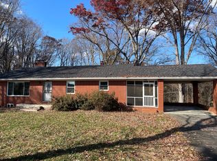 5509 Skylark Rd, Pfafftown, NC 27040