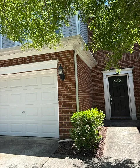 519 Perrault Dr — Photo 2