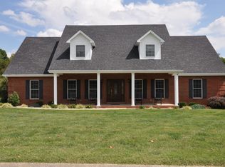 141 Meadow View Dr, Mount Sterling, KY 40353