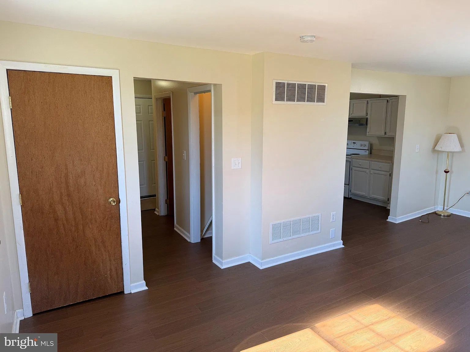 2 bed, 1.5 bath, 900 sqft, $1,450 — Photo 2