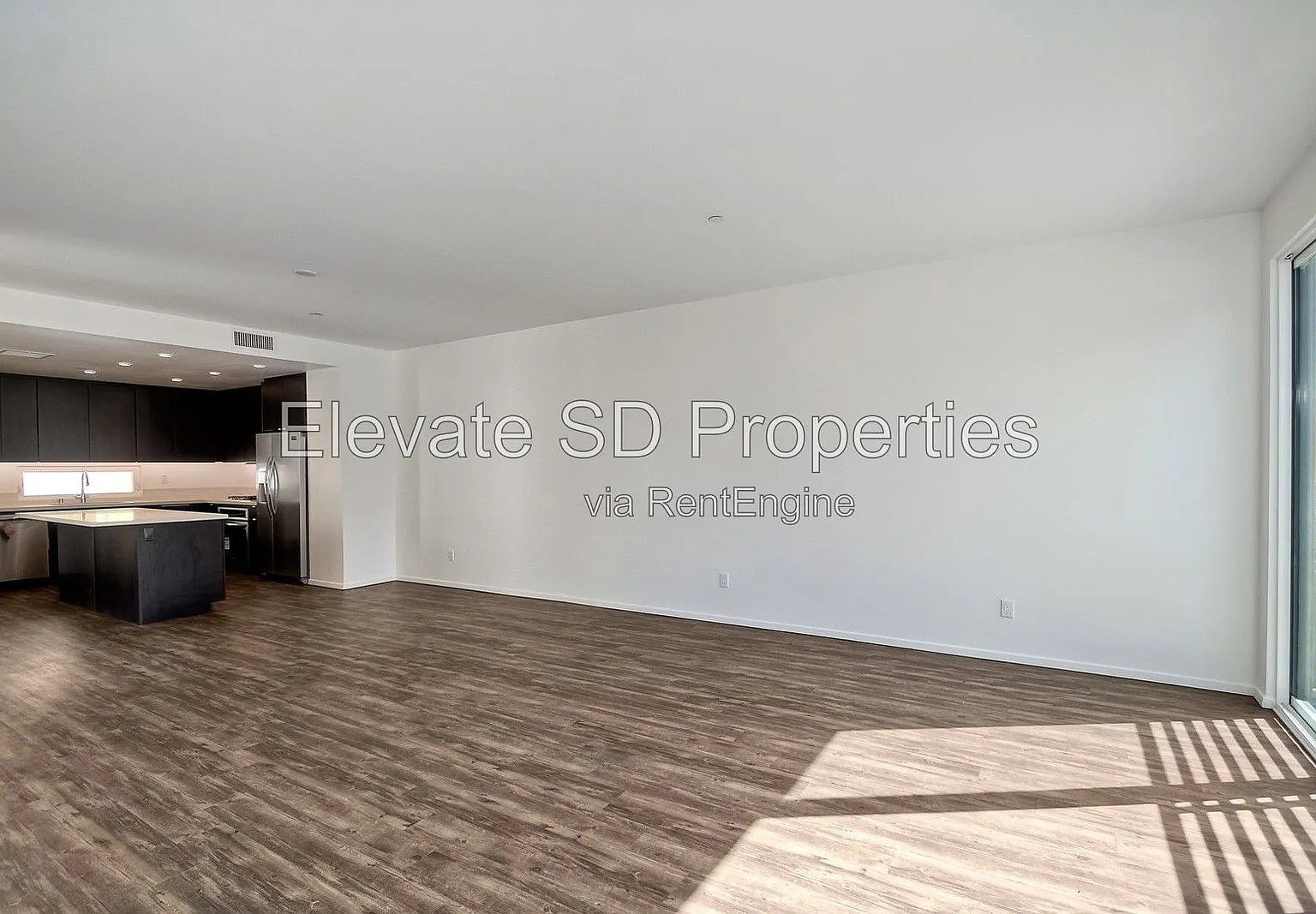 3 bed, 3.5 bath, 1800 sqft, $4,995 — Photo 2