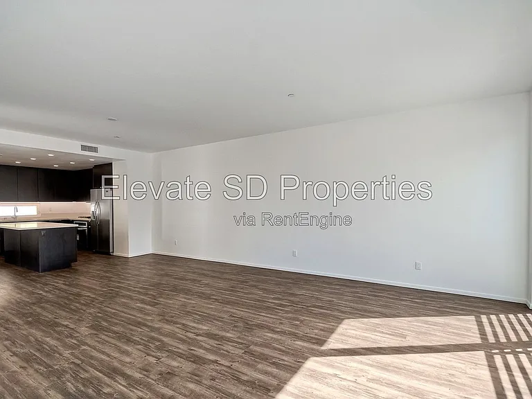 2886 C St — Photo 2