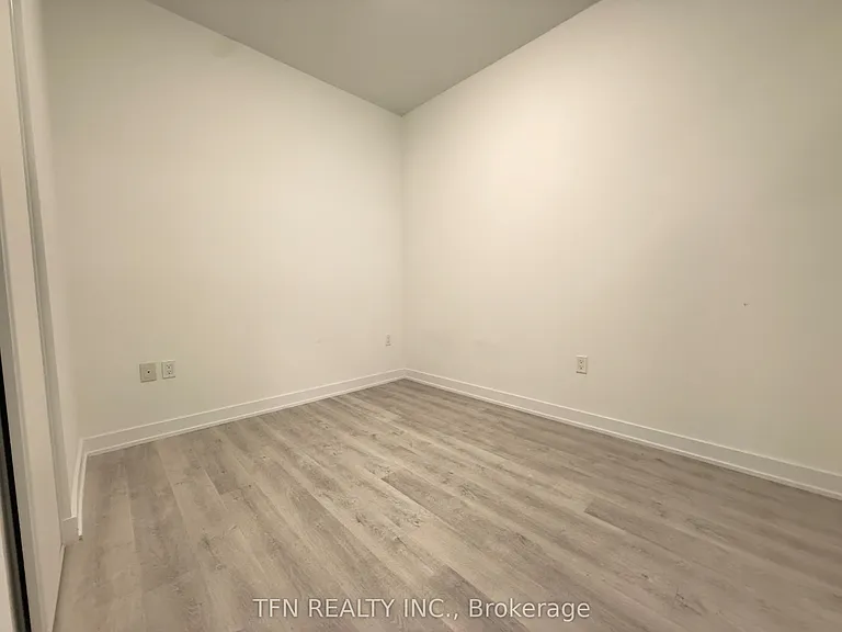 15 Richardson St #727 — Photo 6