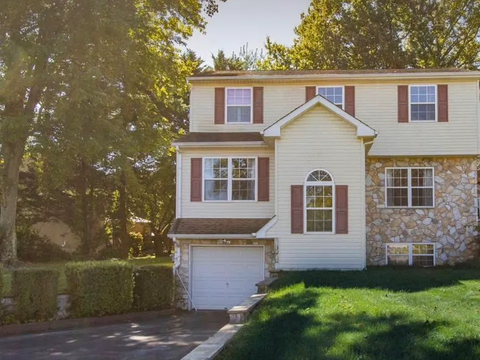 4009 Washington Dr