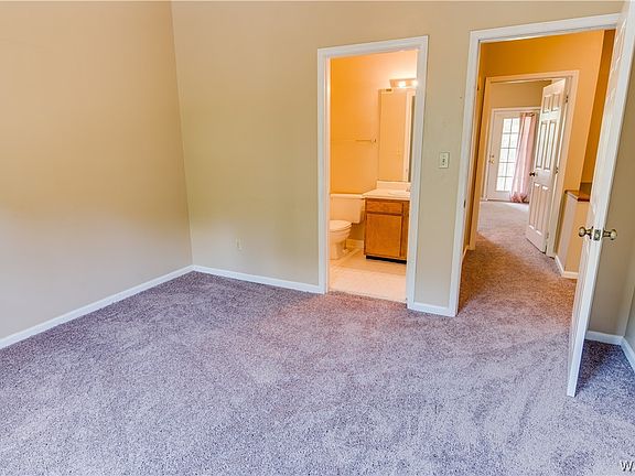 5th image of 205 Riverbend Cmns