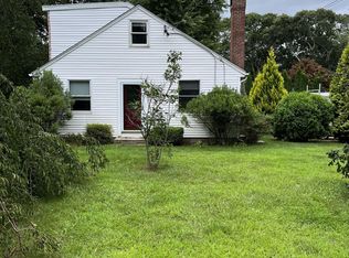 89 Winchester Dr, South Kingstown, RI 02879