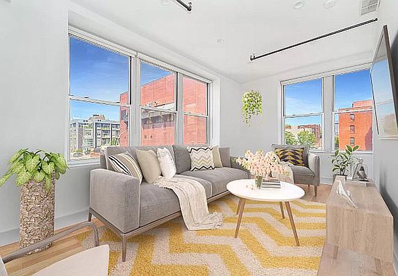 3rd image of 347 Lorimer St #1E