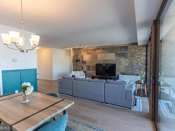 5th image of 4141 N Henderson Rd APT 1116