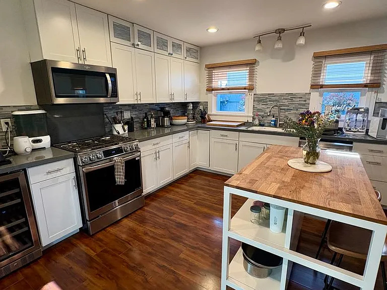 239 Elder Ave — Photo 3
