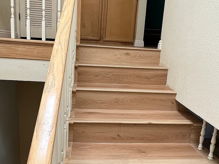 Stair to Bedrooms Floor