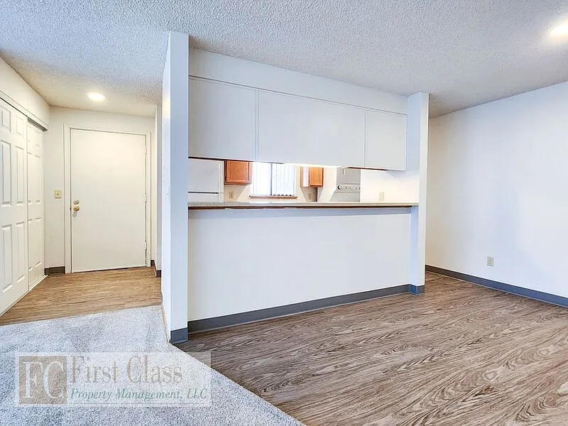 2 bed, 1.0 bath, 950 sqft, $1,445 — Photo 3