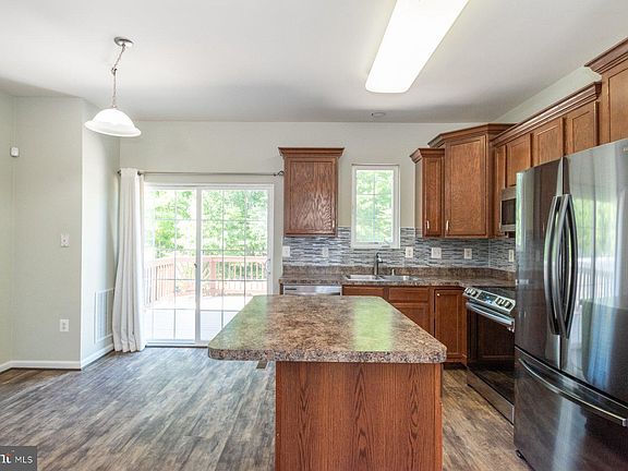 5th image of 6810 Warfield St