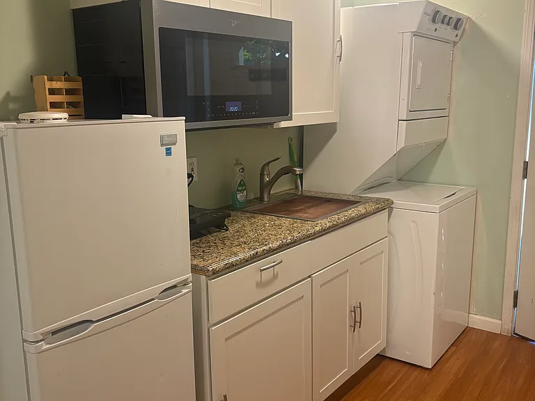 1012 Sylvia Way — Photo 11