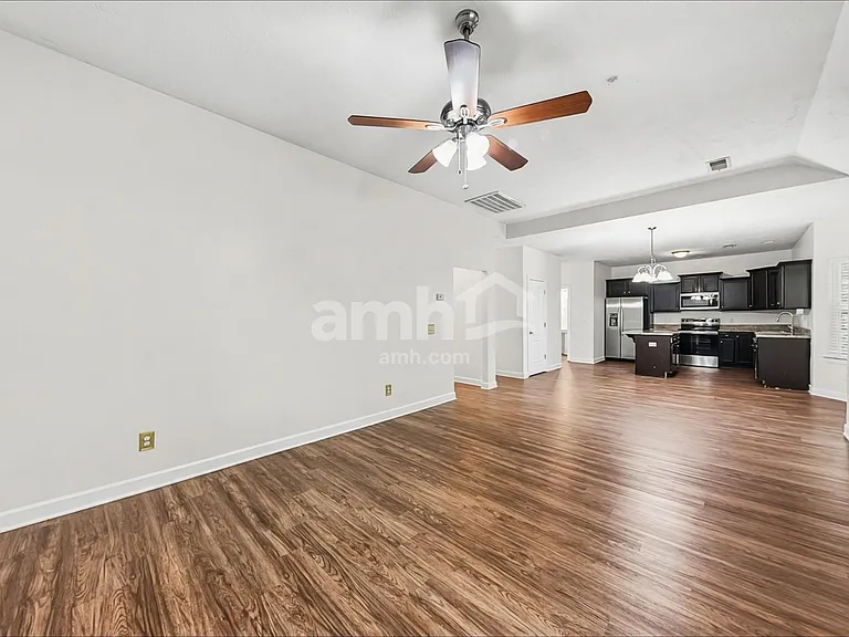 1413 Napa Point W — Photo 8
