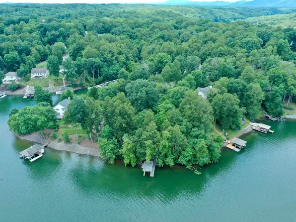 67 Walnut Run Dr, Hardy, VA 24101