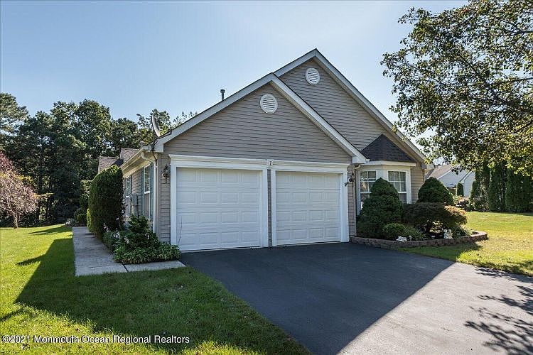 1st image of 1 Wellington Ln
