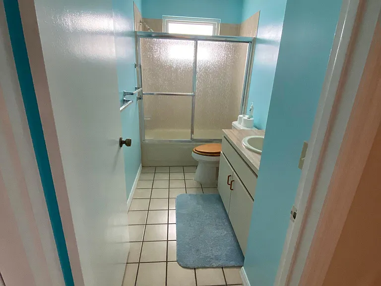 109 Cypress Dr E — Photo 10
