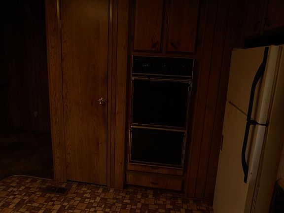 5th image of 2484 Fountain Springs Ln