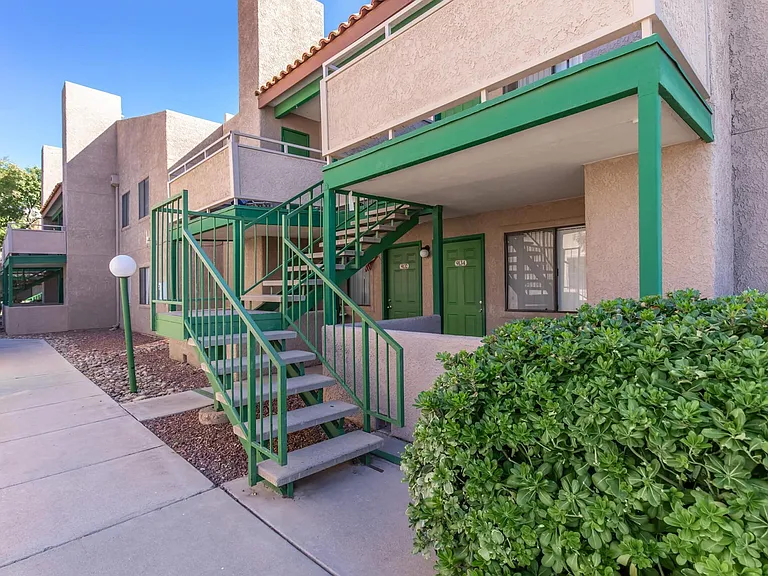 Broadmoor Apartments — Photo 20