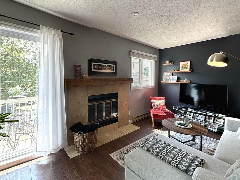 220 Goulet St #E — Photo 3