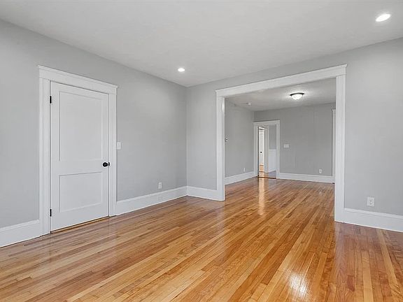 4th image of 92 Greenwood St #2