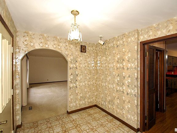 5th image of 5511 N Fairmont Dr