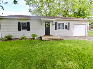 1105 Springfield Rd, East Peoria, IL 61611