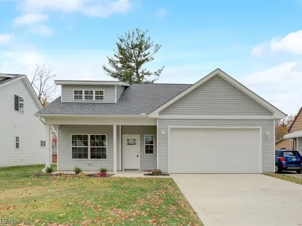 607 Longfellow Dr, Berea, OH 44017