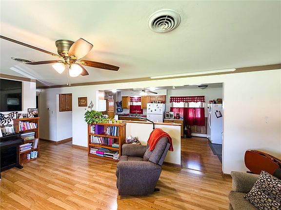 4th image of 503 E Edgar Ave
