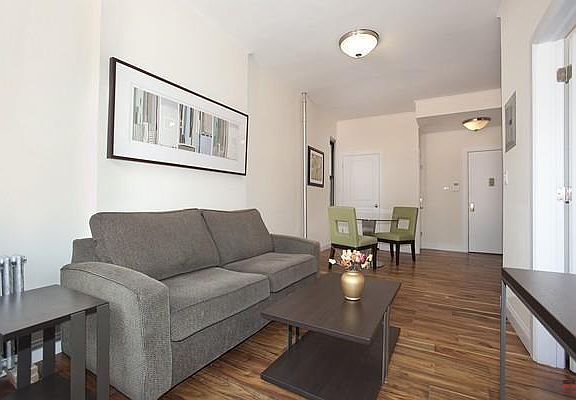 3rd image of 403 E 90th St APT 4R