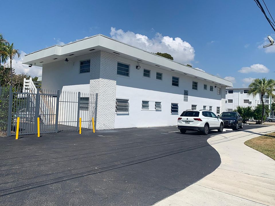 1st image of 3148 SW 27th Ave #6