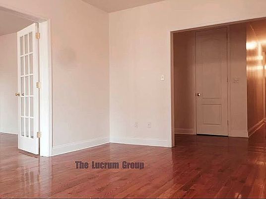 4th image of 43 Woodruff Ave #5