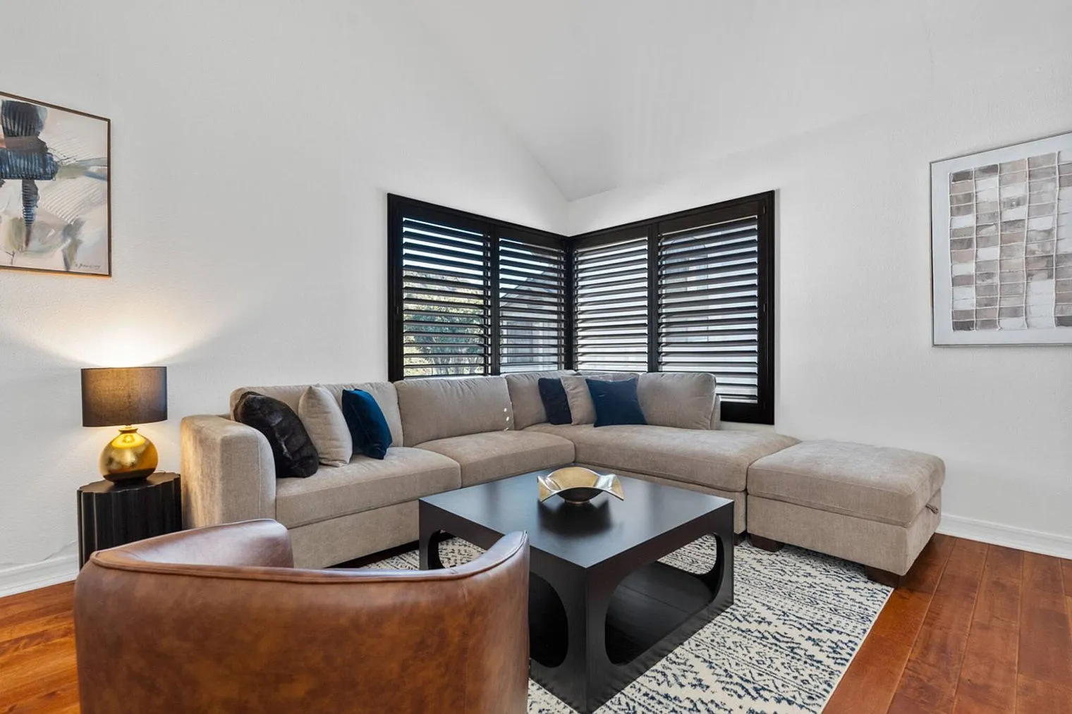 3 bed, 2.0 bath, 1420 sqft, $9,951 — Photo 3